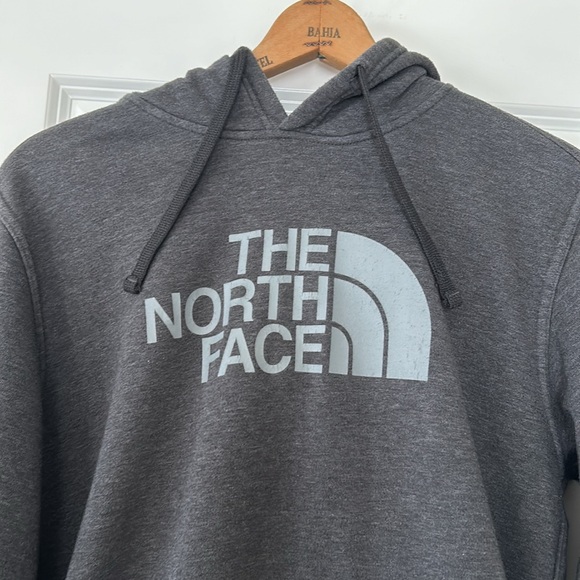 The North Face Grey Logo Hoodie Sweatshirt w Kangaroo Pockets Men's Medium - Picture 1 of 11